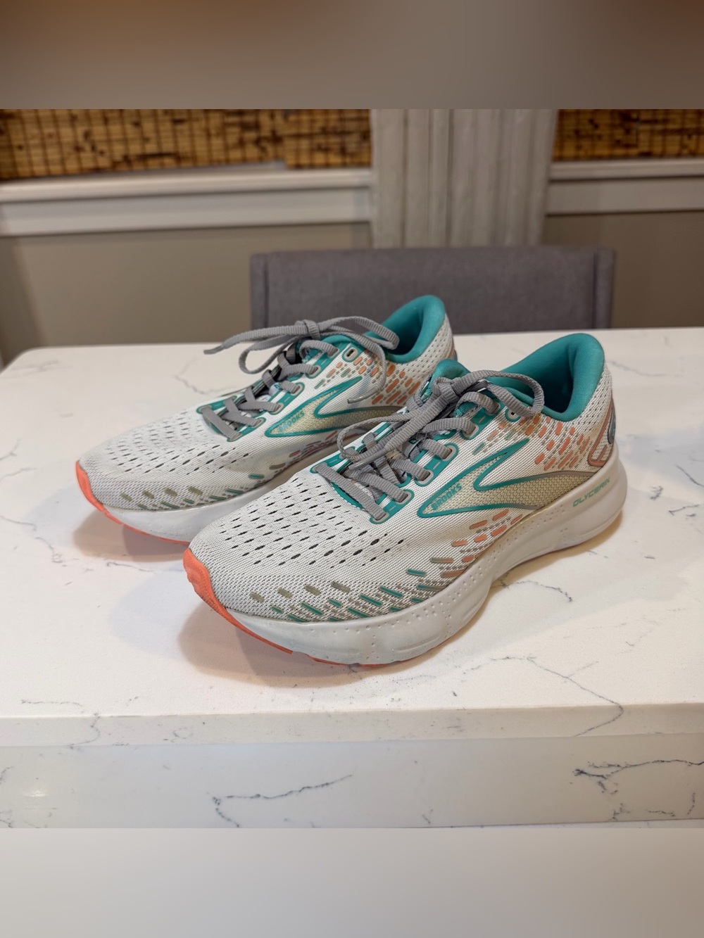 Brooks Women's Glycerin 20. 
Women’s size 6.5 WIDE.